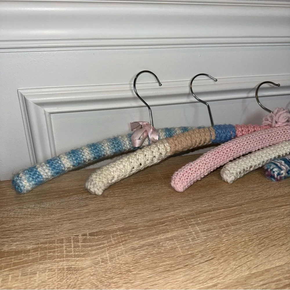 Vintage Padded crocheted children Clothes Hangers Pack of 5 Pastel 16x1‎